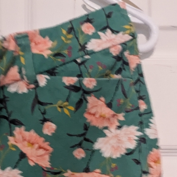 Old Navy Pixie Mid Rise Jeans in Green Floral - Picture 3 of 6